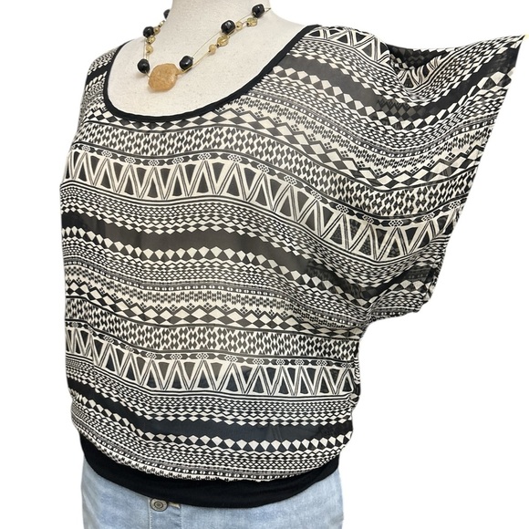 Maurices Dolman Top Fair Isle Aztec Sheer Keyhole Back Cap Sleeve Fitted Waist - Picture 2 of 8